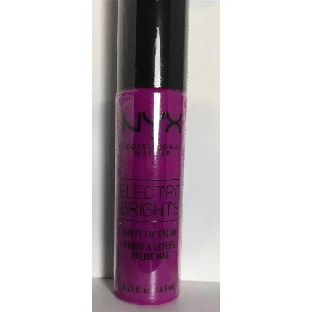 NYX Soft Matte Lip Cream Lips Face Makeup ~ EMRMLC03 Rio De Janeiro~ Bright